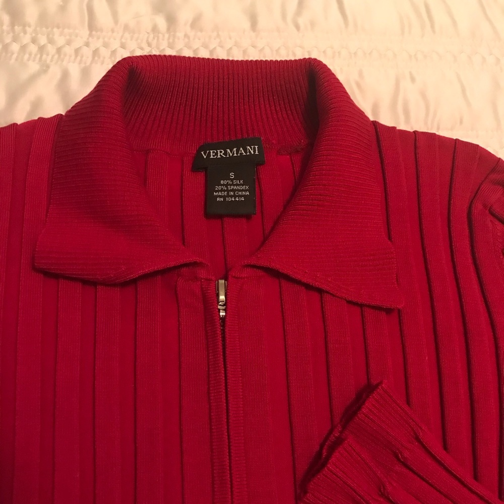 Vermani red fitted knit top